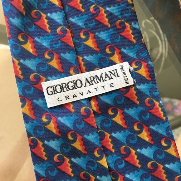 Giorgio Armani Wave Pattern Silk Tie - Picture 3 of 4